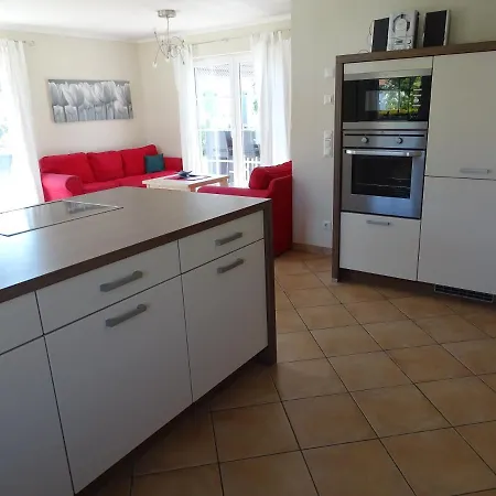 Reetdachhaus Direkt Am Fuer 6 Personen!! Karlshagen