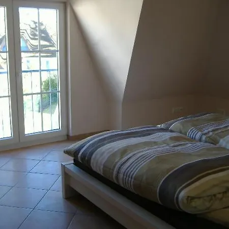 Reetdachhaus Direkt Am Fuer 6 Personen!! Karlshagen