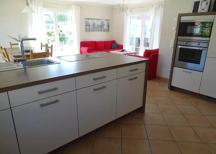 別荘 Reetdachhaus Direkt Am Fuer 6 Personen!! Karlshagen